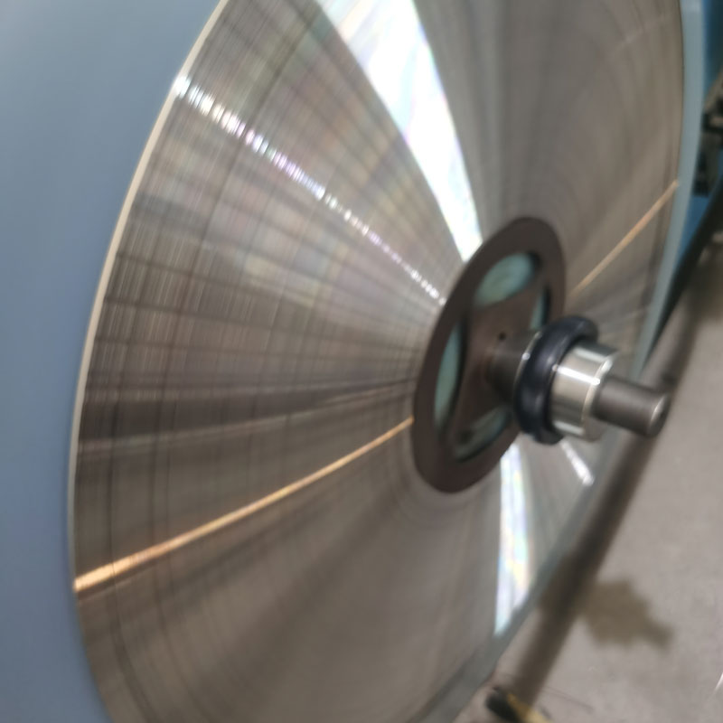 Tenké pružinové pásky z nerezové oceli